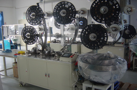 D-SUB/VGA Product automatic needle insertion machine